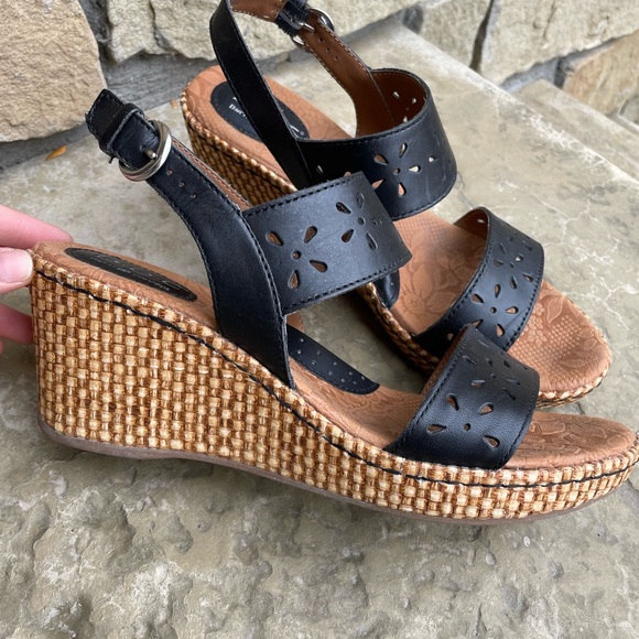 BOC Born black strap wedge heels - Picture 2 of 9